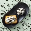Crispy chocolade balletjes puur met cake en slagroom