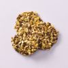 Crispy crackers mini met zaden op lichte achtergrond