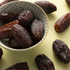 Dadels medjoul (bio) in een schaaltje ingezoomd