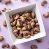 Cashewnoten met vlies geroosterd gezouten in schaaltje