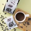 Hot chocolate puur 15 x 40 gram mok met pure chocolademlek en doos met zakjes ernaast