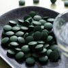 Spirulina & chlorella tabletten (bio) van dichtbij