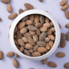 Vanille roasted amandelen in een schaaltje