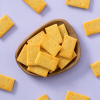 Dip crackers olijfolie op een schaaltje