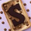 Chocoladeletter S Puur Bio (200 gram) op schaal