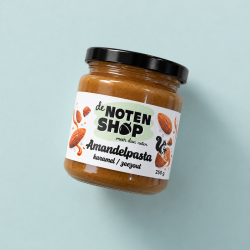 Amandelpasta karamel zeezout in glazen pot