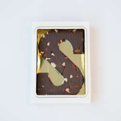 Chocoladeletter s puur noten