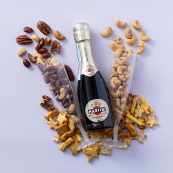 Let's Celebrate BOX inhoud weergegeven met martini prosecco