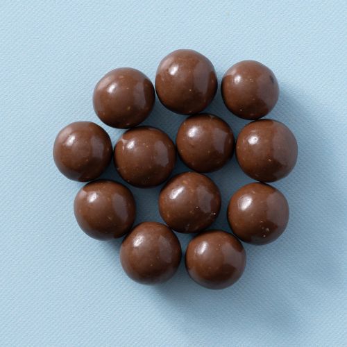 Chocolade hazelnoten melk in een cirkel