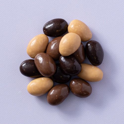 Chocolade amandel mix in een cirkel