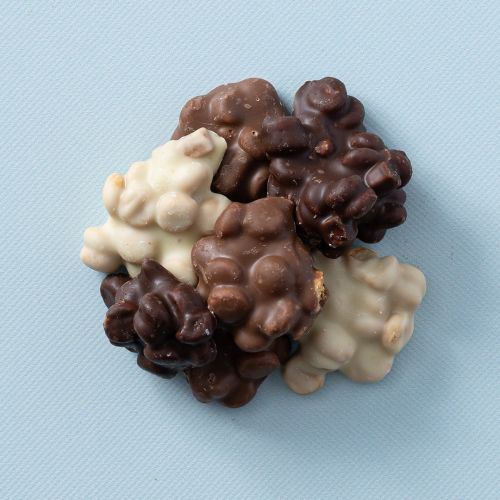 Cookie caramel rotsjes gemengd op een hoopje