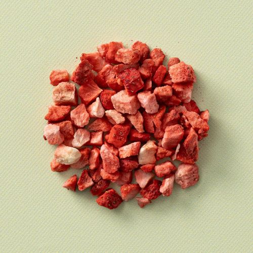 Gevriesdroogde aardbei blokjes Gevriesdroogde aardbei blokjes