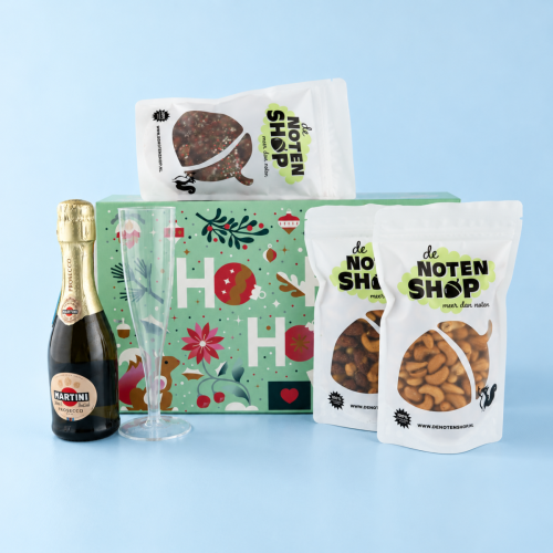 Luxe kerst geschenkdoos met prosecco, champagneglas, nootjes en chocolade